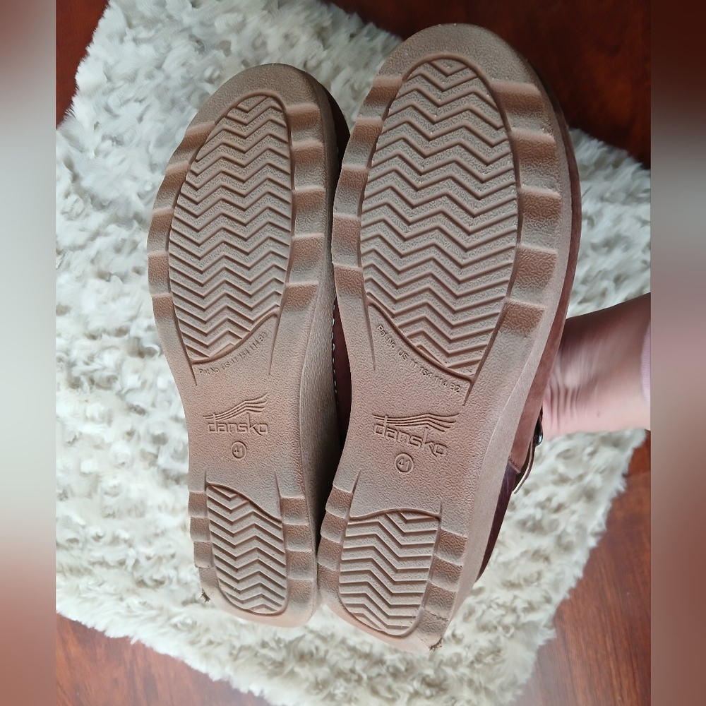 🏷 Dansko Women's CAIA Buckled Leather Wedge Clog Shoe - Picture 9 of 15